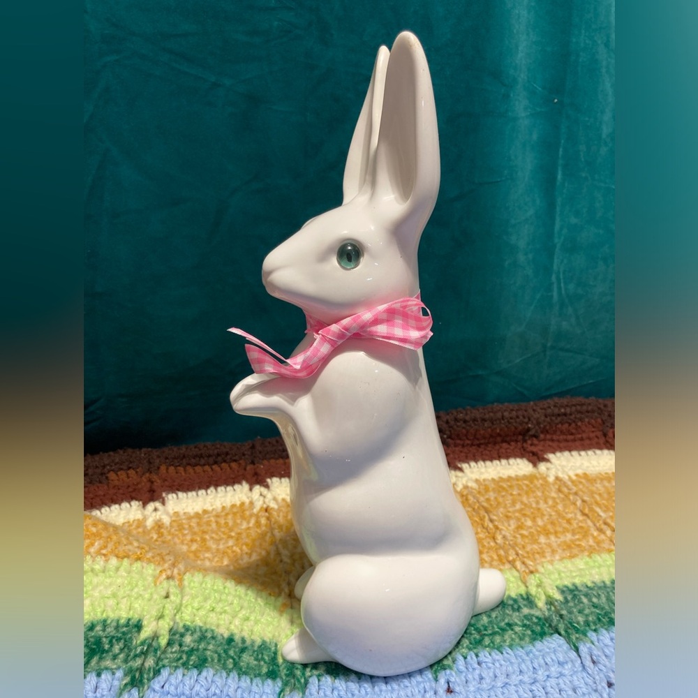 White Alert Easter Bunny Rabbit Portugal Ceramic Spring Decor - Picture 4 of 16